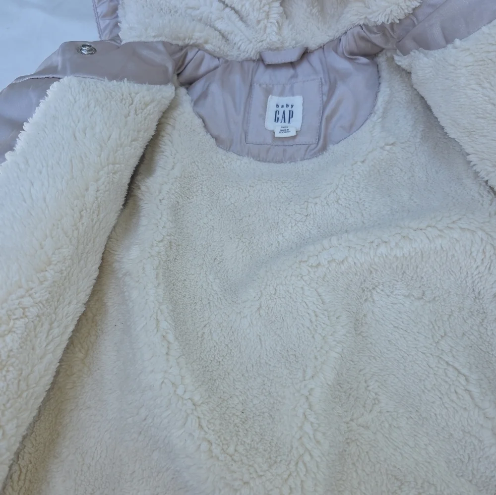 Gap -Metallic Silver Hooded Puffer Jacket . Size 12-18 Months. NWOT